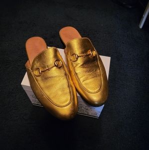 Gucci mules 38